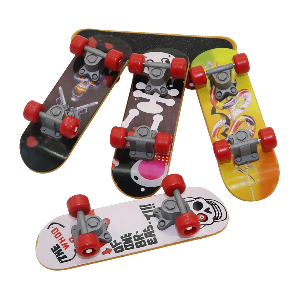 Mini Skateboard Parakeet Puzzle Toy Fun; Canary & Budgie Skateboard Bird Toy